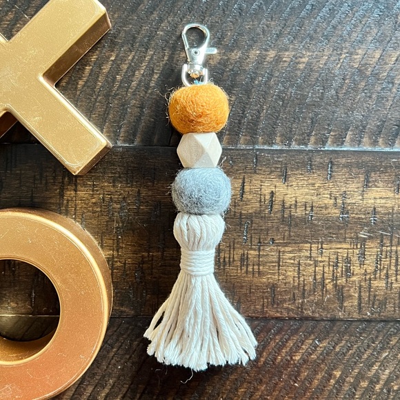 Handmade by me Keychain Diffuser - Picture 2 of 3